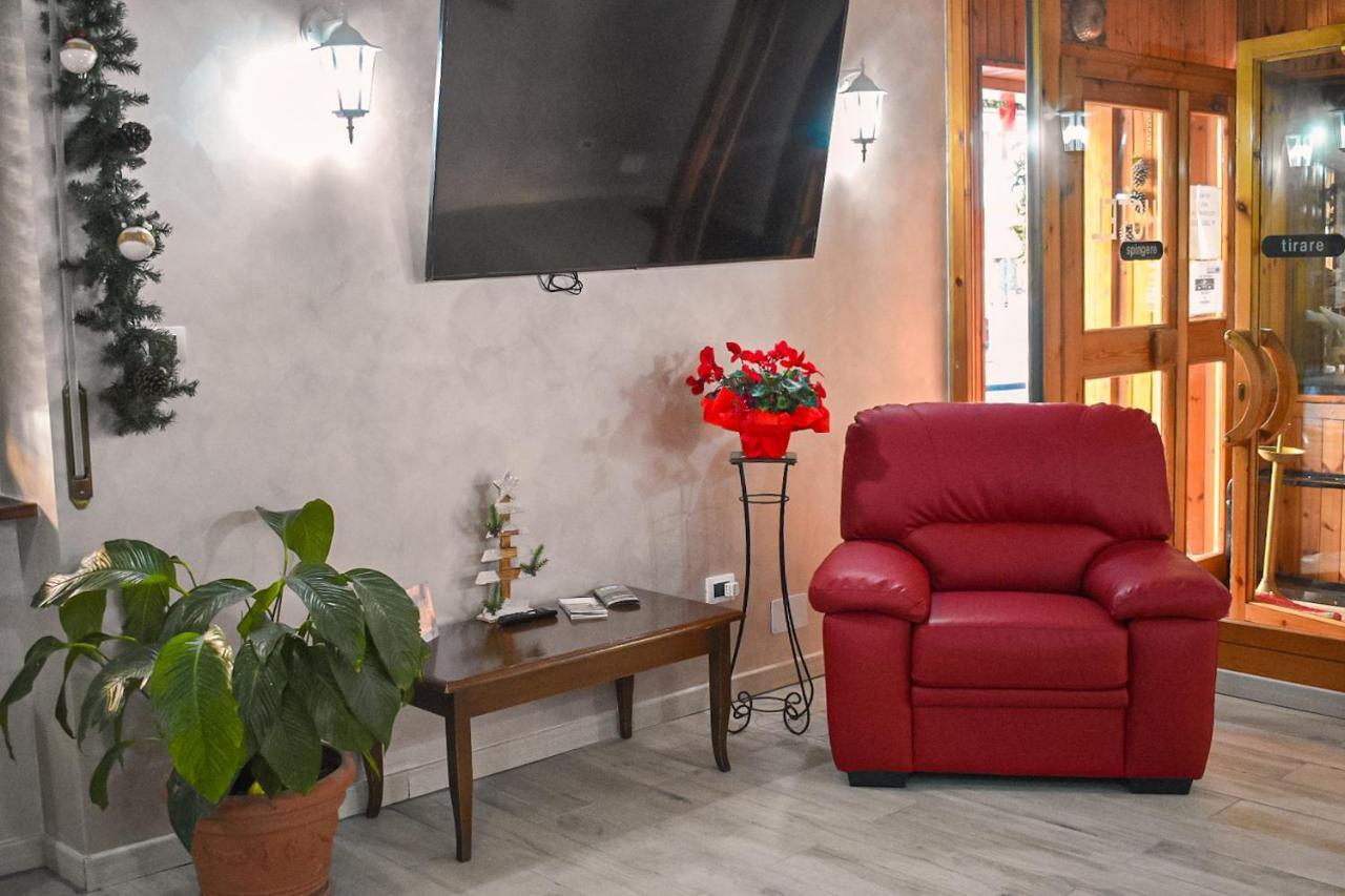 Lo Sciatore Hotel & Restaurant Камильятелло-Силано Экстерьер фото